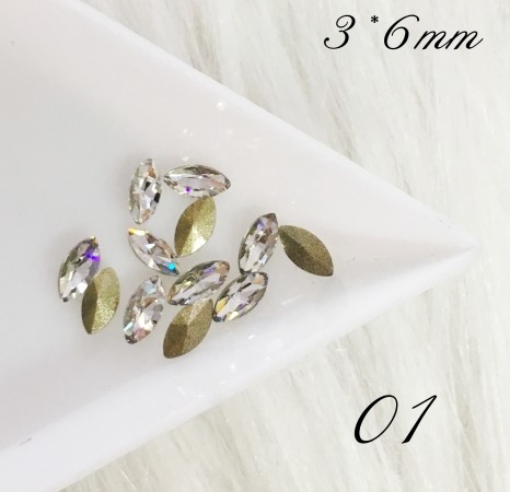 Rhinstone Cat Eye 01